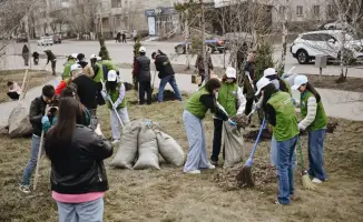 Экологическая инициатива «Таза Қазақстан»: тысячи жителей области участвуют в субботниках