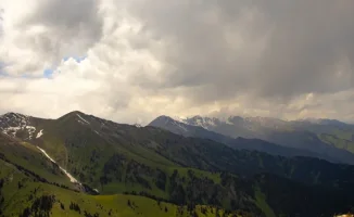 Синоптики Казгидромета прогнозируют потепление в Астане и дожди в Алматы на выходные 18-20 апреля.