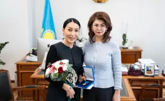 Золотое перо журналистики: Самал Ибраева отмечена наградой за труд во имя правды