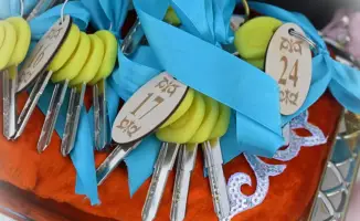 Аким области Асаин Байханов подчеркивает приоритет жилья для социально уязвимых граждан в ходе визита в Актогайский район