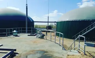 Казахстанская птицефабрика использует биогазовые технологии для производства электроэнергии из куриного помета, обеспечивая устойчивый доход и экологические преимущества.