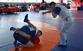 Сила в самбо: золото и бронза для Казахстана!