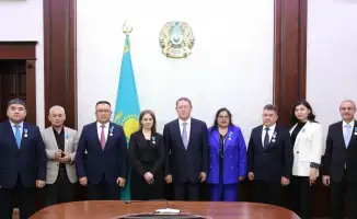 Государственные награды вручены за вклад в общественную жизнь Казахстана