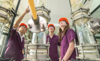 Гранты на золото, а абитуриенты в поисках серебра: какие профессии остаются в тени в Казахстане?