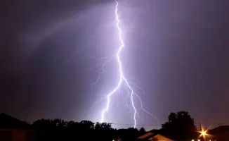 Штормовое предупреждение: грозы и град ожидаются в Казахстане 26 апреля