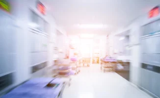 Пламя в больнице: детская ночь под угрозой