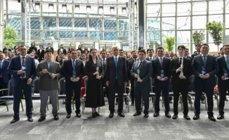 Токаев поддержал молодые ИИ-инициативы на церемонии в Алматы