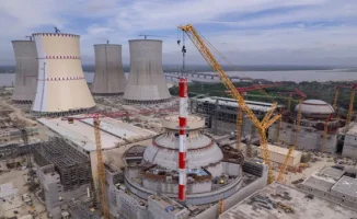 Россия предоставит Казахстану кредит для строительства атомной электростанции, что позволит стране развивать свою энергетическую инфраструктуру и снизить зависимость от традиционных источников энергии.