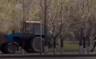 В Астане трактор стал героем международной погони от полиции