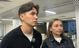 В Астане завершается судебный процесс по делу блогеров Ерболата Жанабылова и Эльмиры Толегеновой, обвиняемых в незаконном предпринимательстве. Супруга Жанабылова в последний момент обратилась к прокурору с просьбой о сделке, что может повлиять на исход де