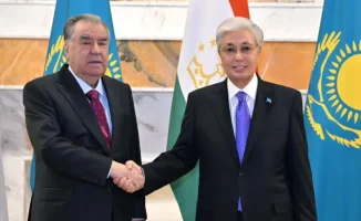 Токаев и Рахмон встретились перед саммитом в Астане