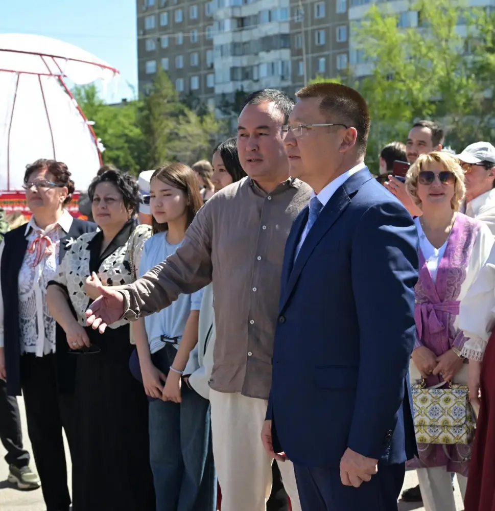 Павлодар отметил День единства народа Казахстана с яркими огнями, музыкой и танцами Астане