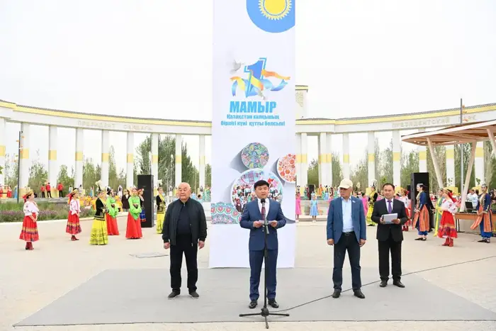 В Президентском парке состоялось праздничное мероприятие «БІРЛІК. ДОСТЫҚ. БЕРЕКЕ» (7)