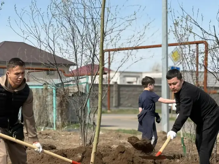 В Астане гвардейцы приняли участие в экологической акции «Таза Қазақстан» (6)
