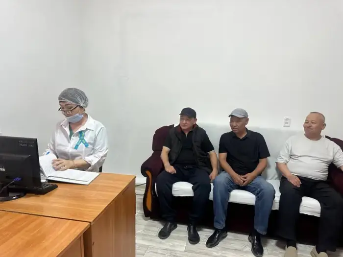 В госпитале с поликлиникой департамента полиции Атырауской области прошел день открытых дверей (3)