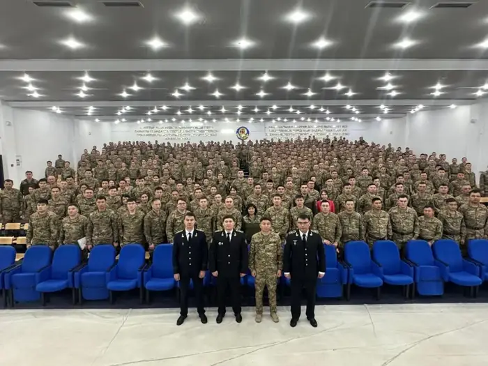 Более 800 столичных гвардейцев прошли обучение по финансовой безопасности (6)