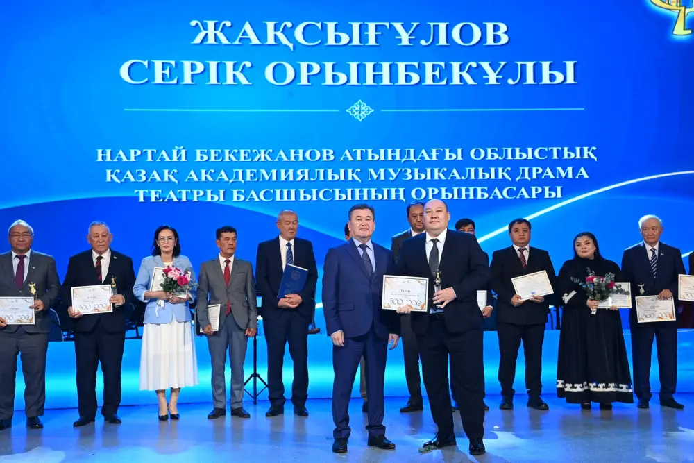 Ветераны и работники сферы культуры были удостоены почестей (3)