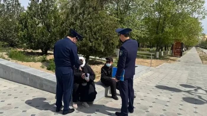 В Мангистауской области полицейские информируют жителей о запрете на ношение одежды, скрывающей лицо Астане