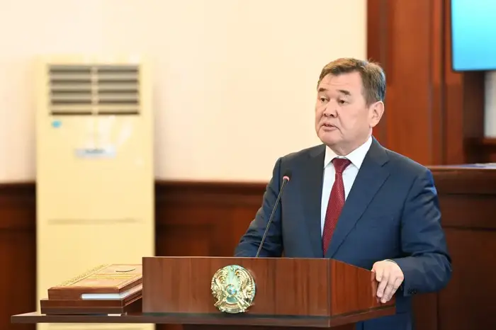 Олжас Бектенов поблагодарил Нурлыбека Налибаева за вклад в развитие Кызылординской области Астане