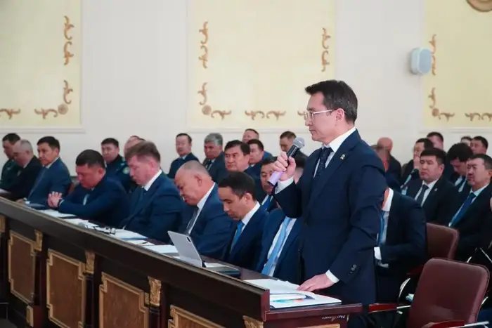 Обсуждение социально-экономического развития региона: потенциальные риски и возможности для улучшения Астане