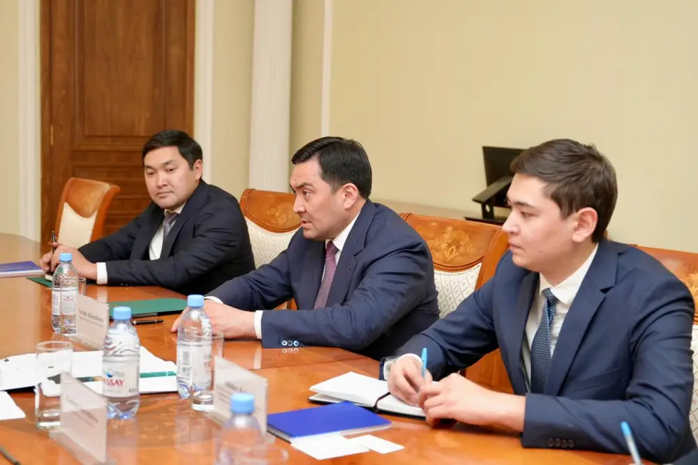 Глава Минэнерго РК провел переговоры с руководством аналитического агентства S&P Global (2)