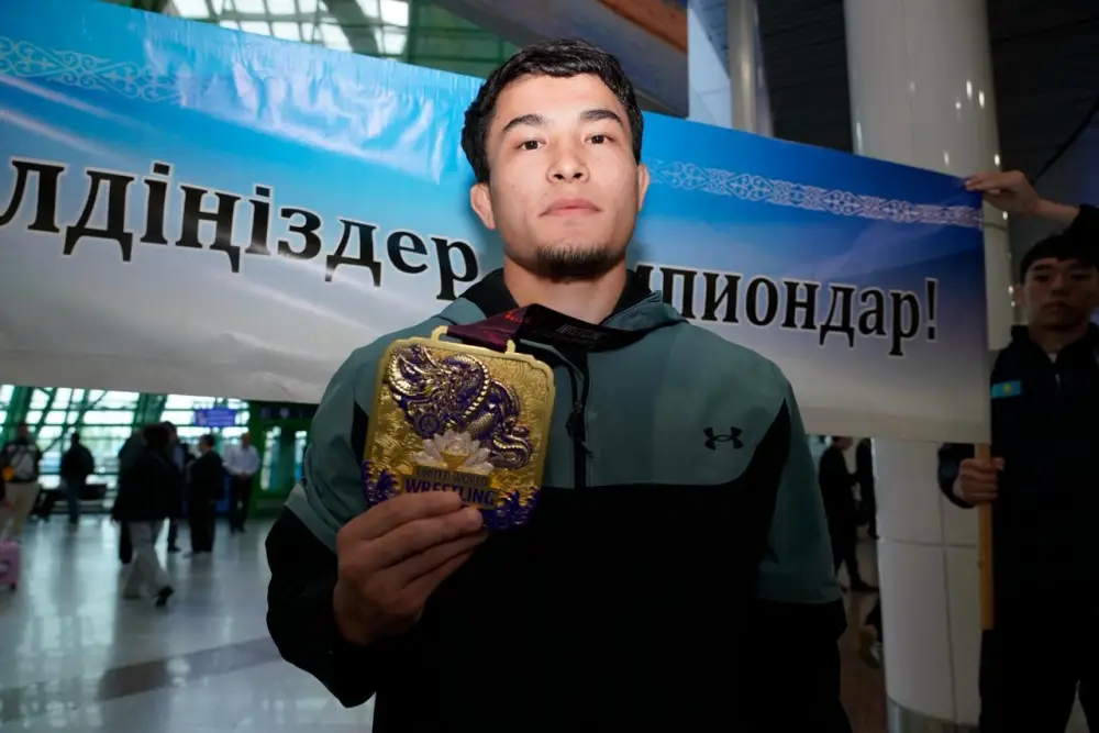 Столичный борец, ставший чемпионом Азии, вернулся на родину (4)