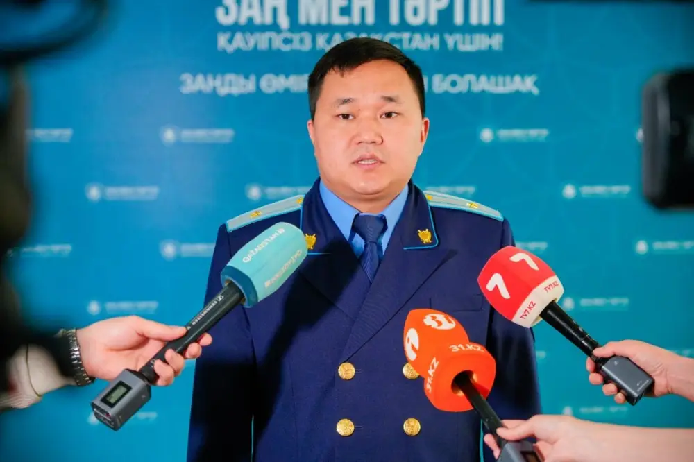 «Жизнь по закону — светлое будущее»: в Астане прошло профилактическое мероприятие (4)