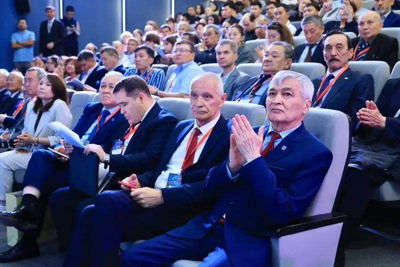 В Караганде обсуждают цифровую трансформацию строительной отрасли (5)