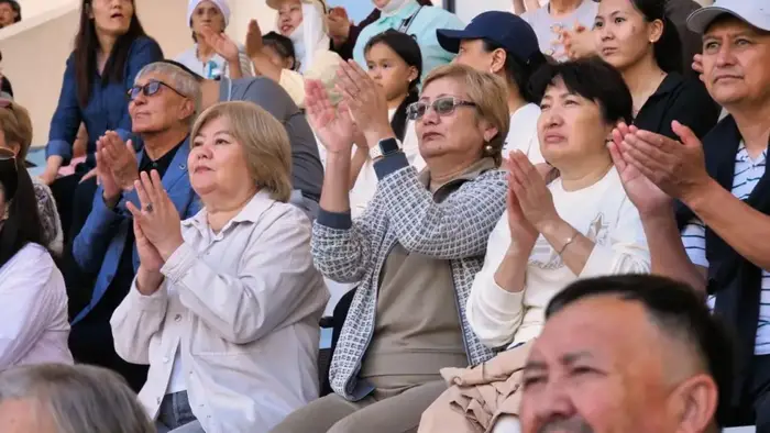 «Мәңгілік ерлікке тағзым»: в Астане прошёл концерт, посвящённый Дню Победы (7)