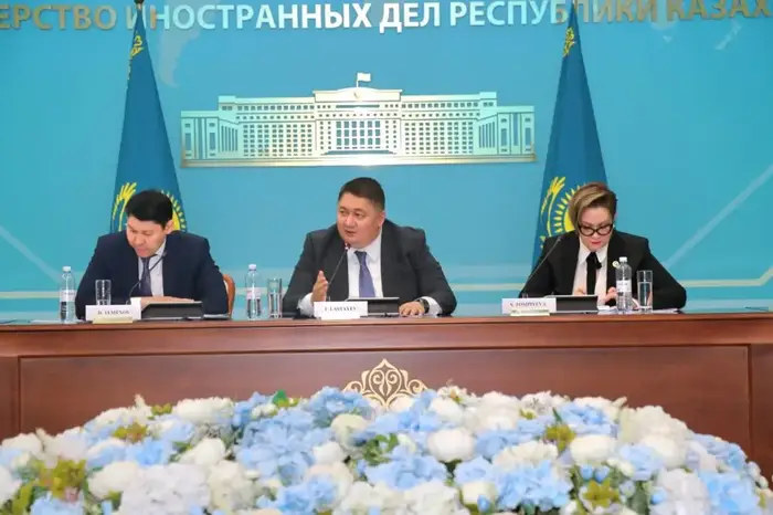 Вице-министр транспорта Талгат Ластаев встретился с представителями дипломатического корпуса аккредитованных в Республике Казахстан государств (4)