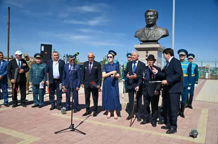 В Акмолинской области почтили память Халық қаһарманы Рахимжана Кошкарбаева (4)