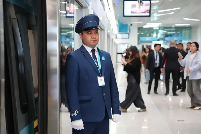 В Астане прошел пресс-тур по объектам LRT (8)