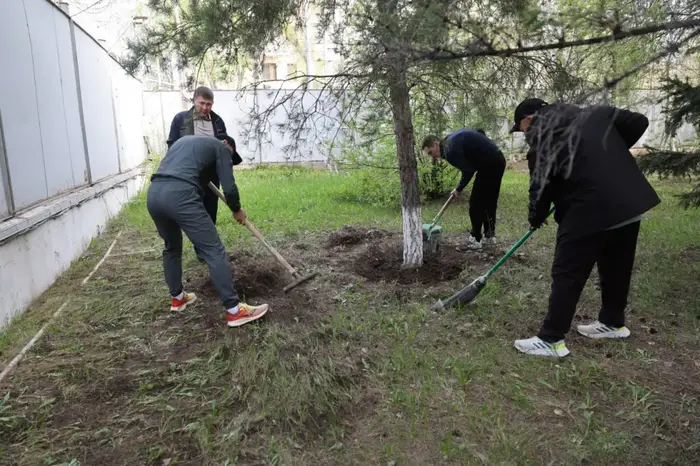 В Астане гвардейцы приняли участие в экологической акции «Таза Қазақстан» Астане