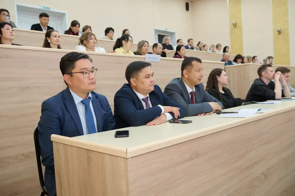 В Kozybayev University прошел педагогический форум по вопросам развития регионального образования (3)