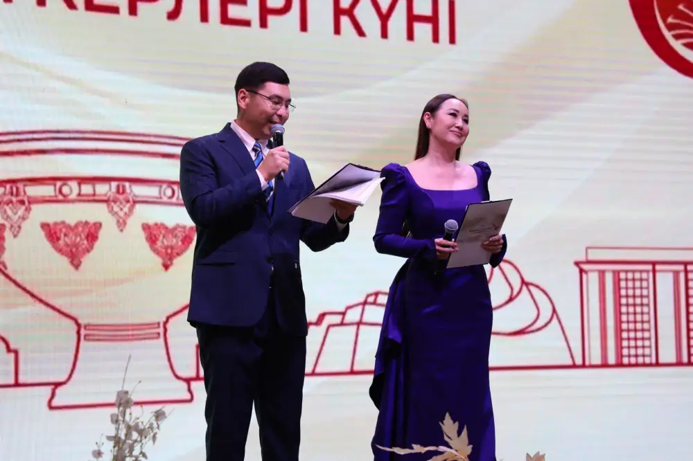 В ТУРКЕСТАНЕ НАГРАДИЛИ РАБОТНИКОВ КУЛЬТУРЫ И ИСКУССТВА (9)