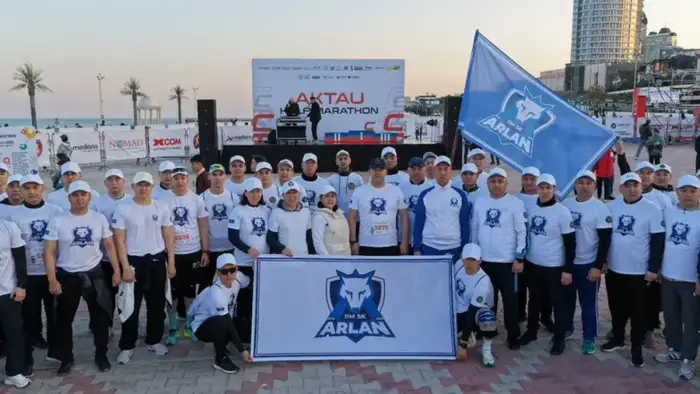 Полицейские приняли участие в полумарафоне "Aktau Half-Marathon 2026" (2)