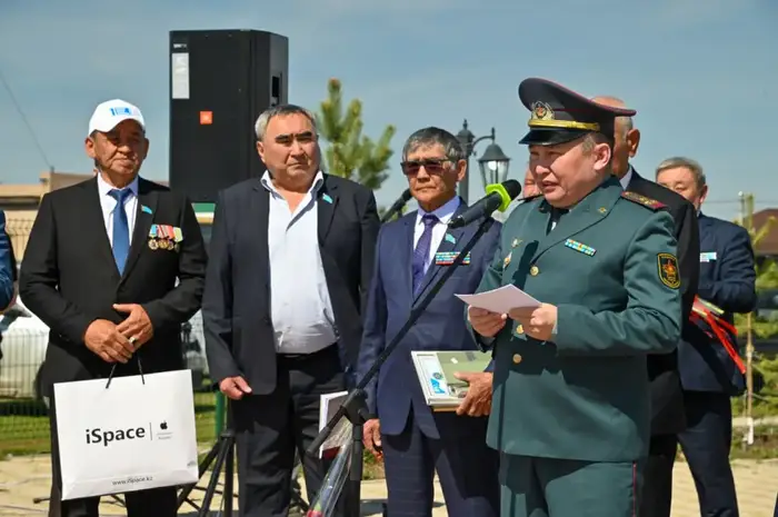В Акмолинской области почтили память Халық қаһарманы Рахимжана Кошкарбаева (7)
