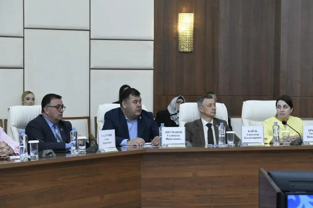 Роль Конституции Казахстана в укреплении единства народа обсудили на конференции в Астане (2)