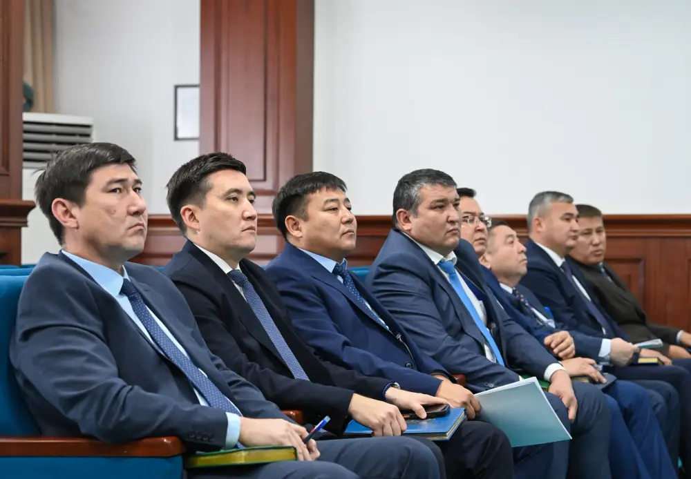 Рассмотрен ход выполнения поручений Президента (2)