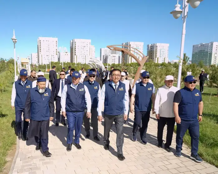 В ТУРКЕСТАНЕ В РАМКАХ ПРОГРАММЫ «ТАЗА ҚАЗАҚСТАН» ПРОШЛА АКЦИЯ ПО ПОСАДКЕ ДЕРЕВЬЕВ С УЧАСТИЕМ ВЕРХОВНОГО МУФТИЯ И АКИМА ОБЛАСТИ (2)