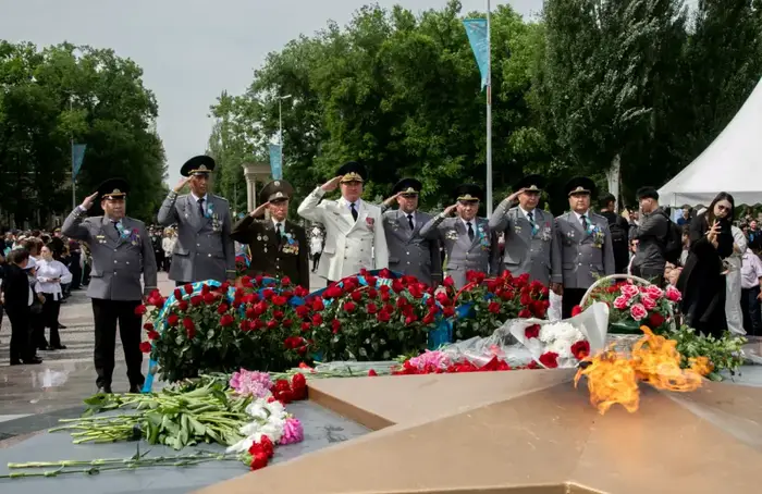 Жамбылцы почтили память героев Великой Победы (7)