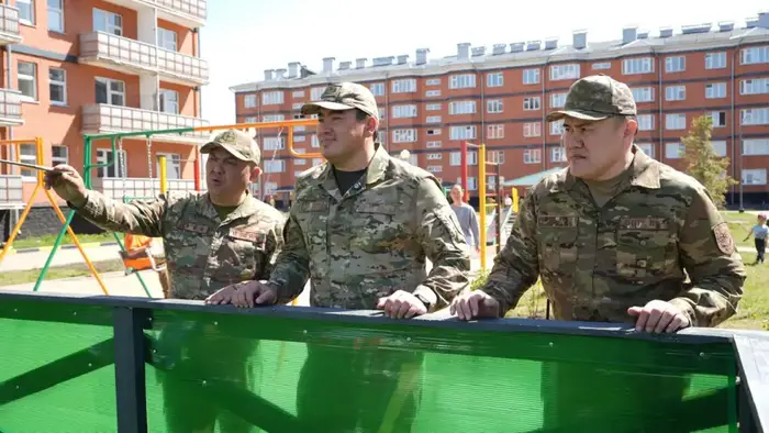 В Акколе улучшают условия для семей военнослужащих МЧС (6)