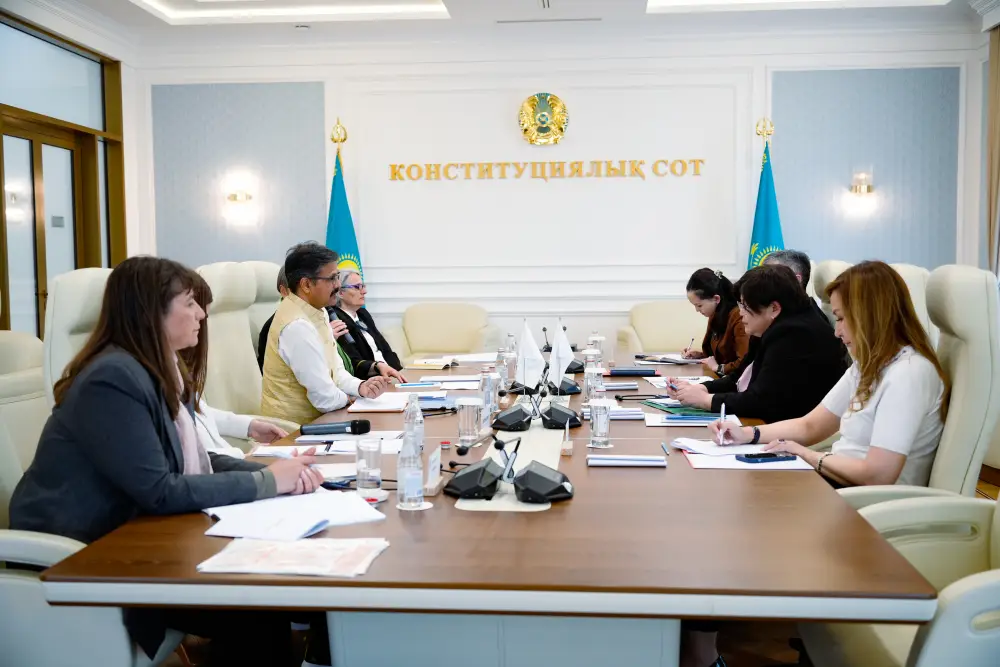 Председатель Конституционного Суда встретилась со Специальным докладчиком ООН по вопросу о праве на развитие (2)