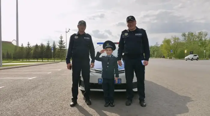 В Астане молодежь устроила необычную акцию к Дню защитника Отечества (2)