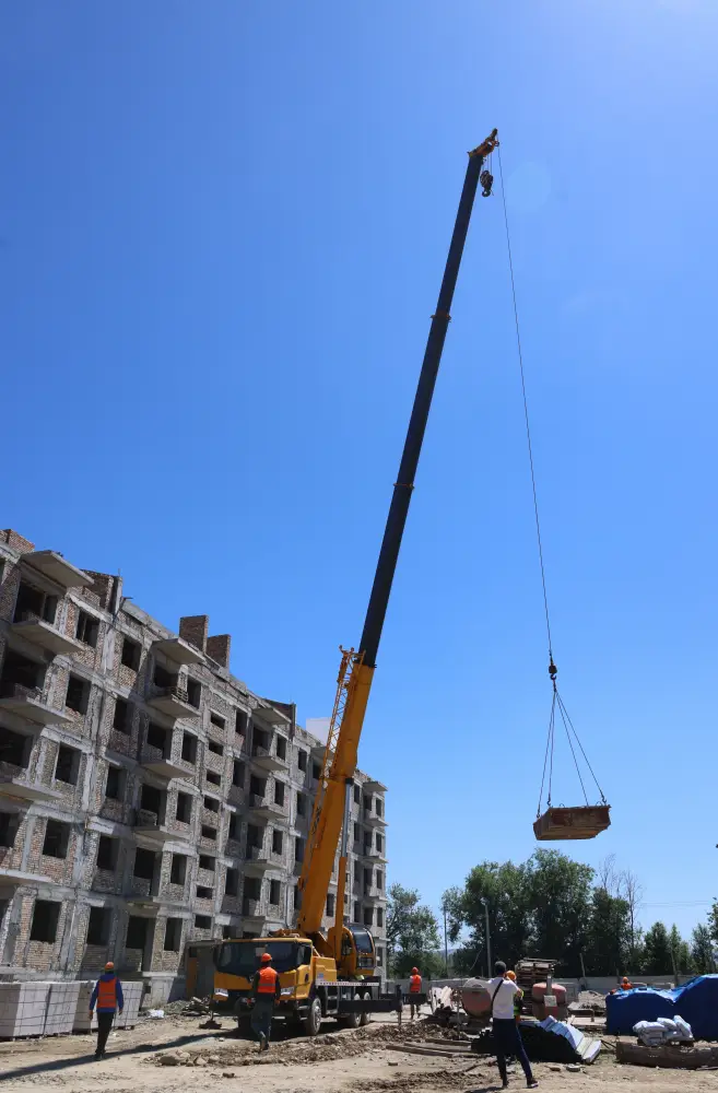 Строительство села: дома растут, школа почти готова! Астане