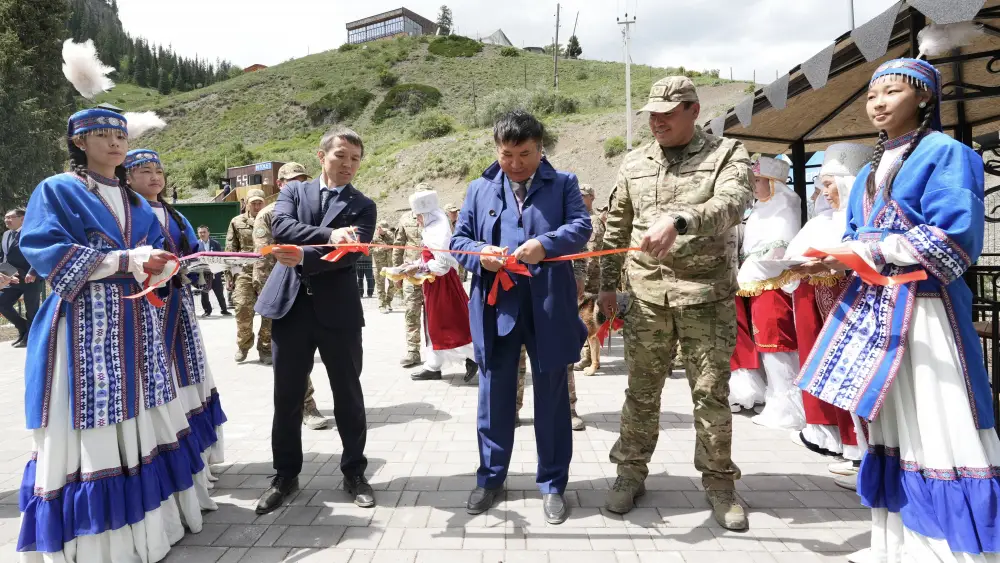Универсальный спасательный пункт на озере Нижний Кольсай для безопасности туристов и реагирования на ЧС Астане