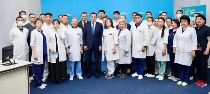 Поздравление медсестёр ВКО от акима региона Астане