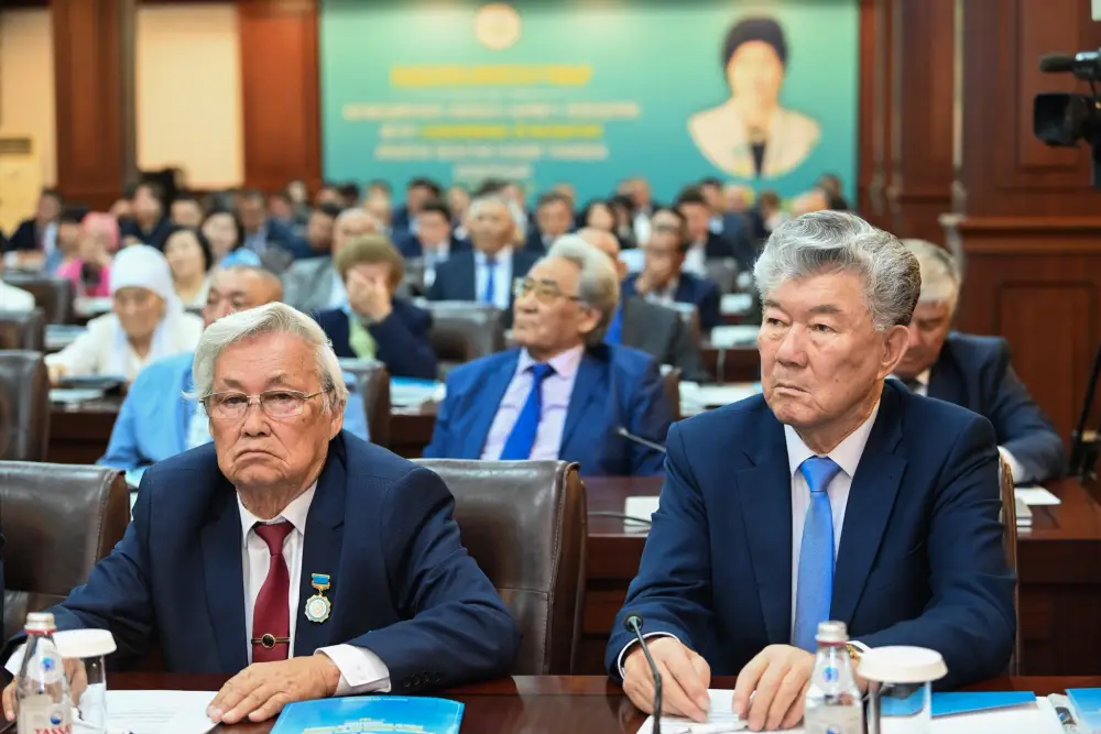 Конференция в Кызылординской области: обсуждение вклада Алмагуль Божановой в социально-экономическое развитие региона Астане