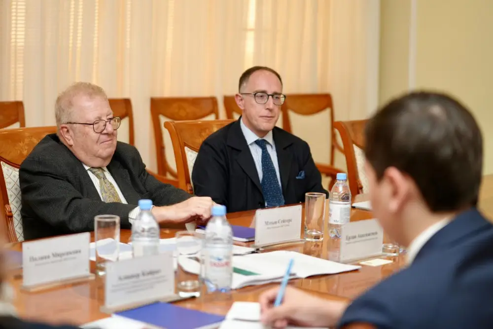 Глава Минэнерго РК провел переговоры с руководством аналитического агентства S&P Global (6)