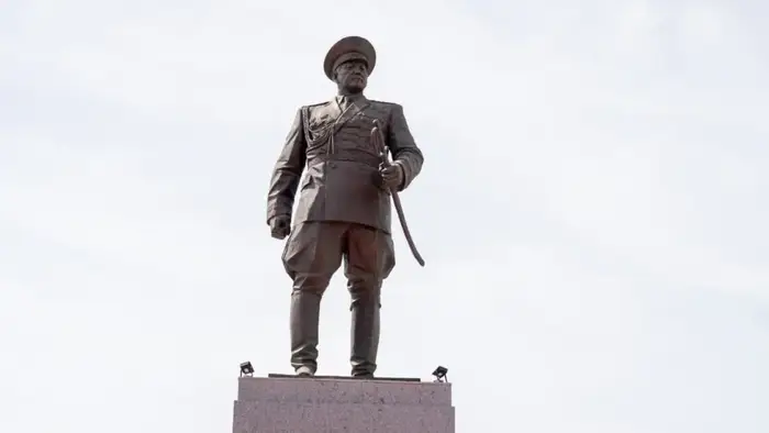 Цветы в Усть-Каменогорске: память о героях! Астане